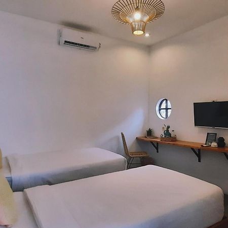 Betah Homestay Banyuwangi Бануванги Екстериор снимка