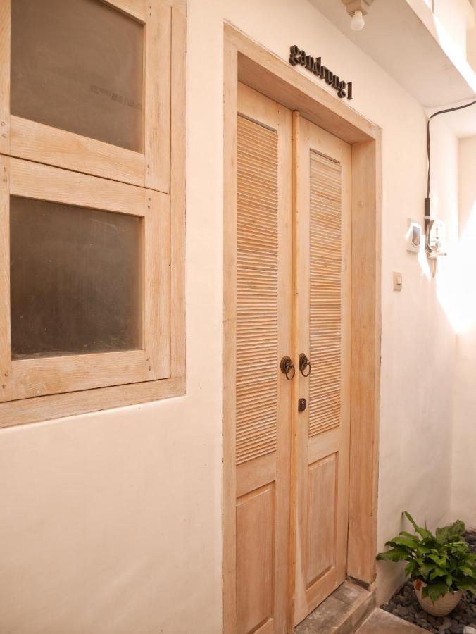 Betah Homestay Banyuwangi Бануванги Екстериор снимка