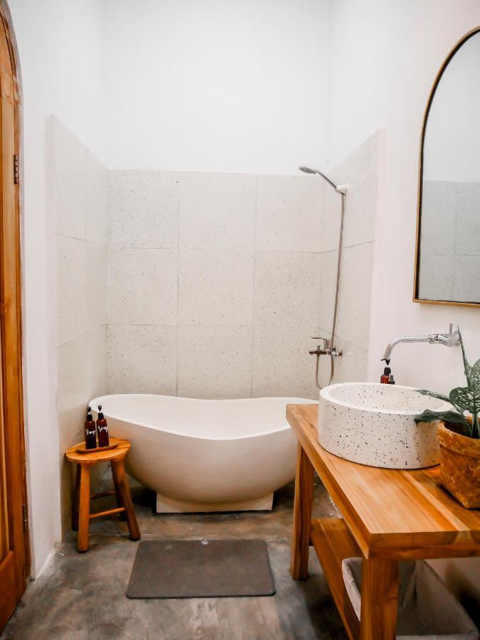 Betah Homestay Banyuwangi Бануванги Екстериор снимка